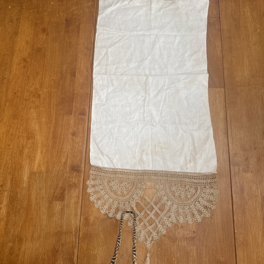Antique Linen Table Runner Dresser Scarf Handmade Crochet Lace White 39x16